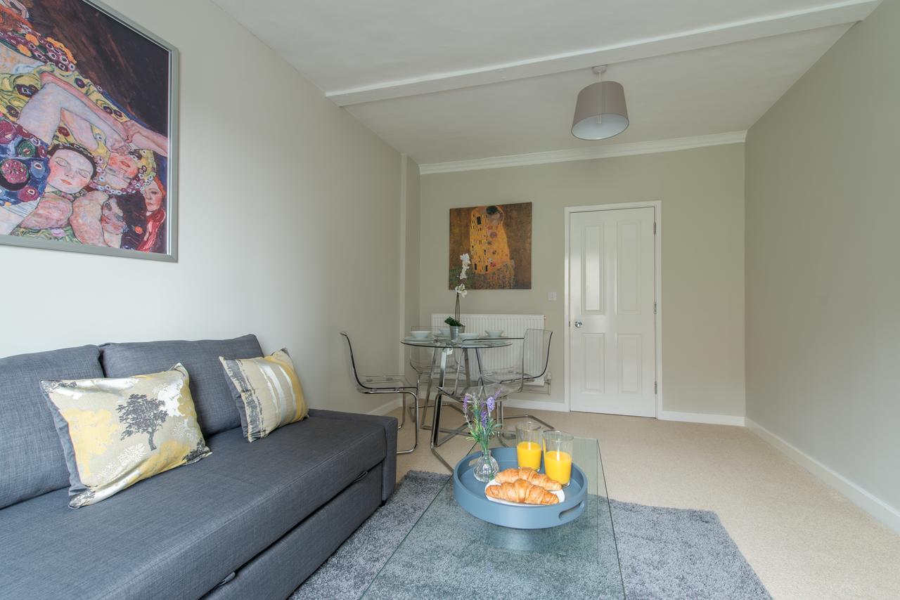 Central Windsor Apartment Facing The Castle Eksteriør bilde
