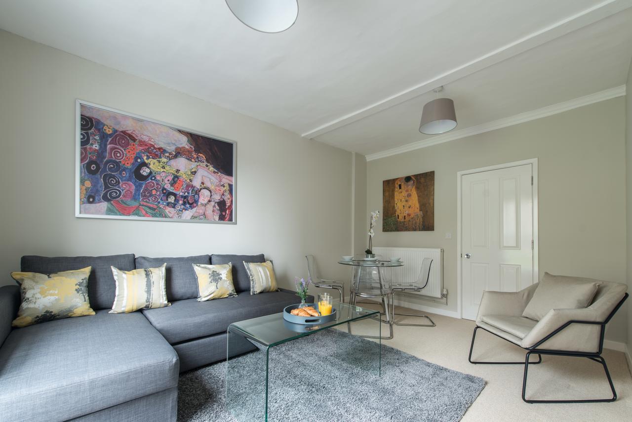 Central Windsor Apartment Facing The Castle Eksteriør bilde